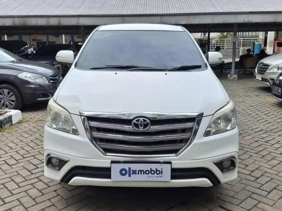 DP MURAH Toyota Kijang Innova 2.0 V Bensin-AT 2014 Putih CLIFB