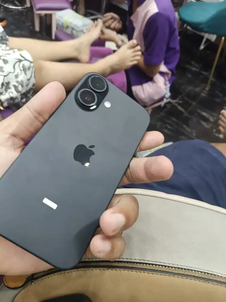 iPhone 16 256Gb iBox pa/a resmi like new wblm sebulan Btre 100 BS TT
