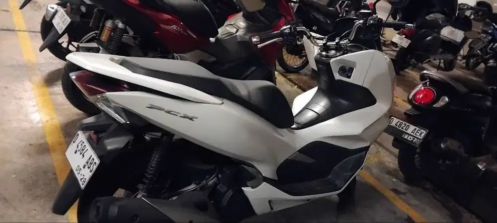 Pcx 2018 warna putih