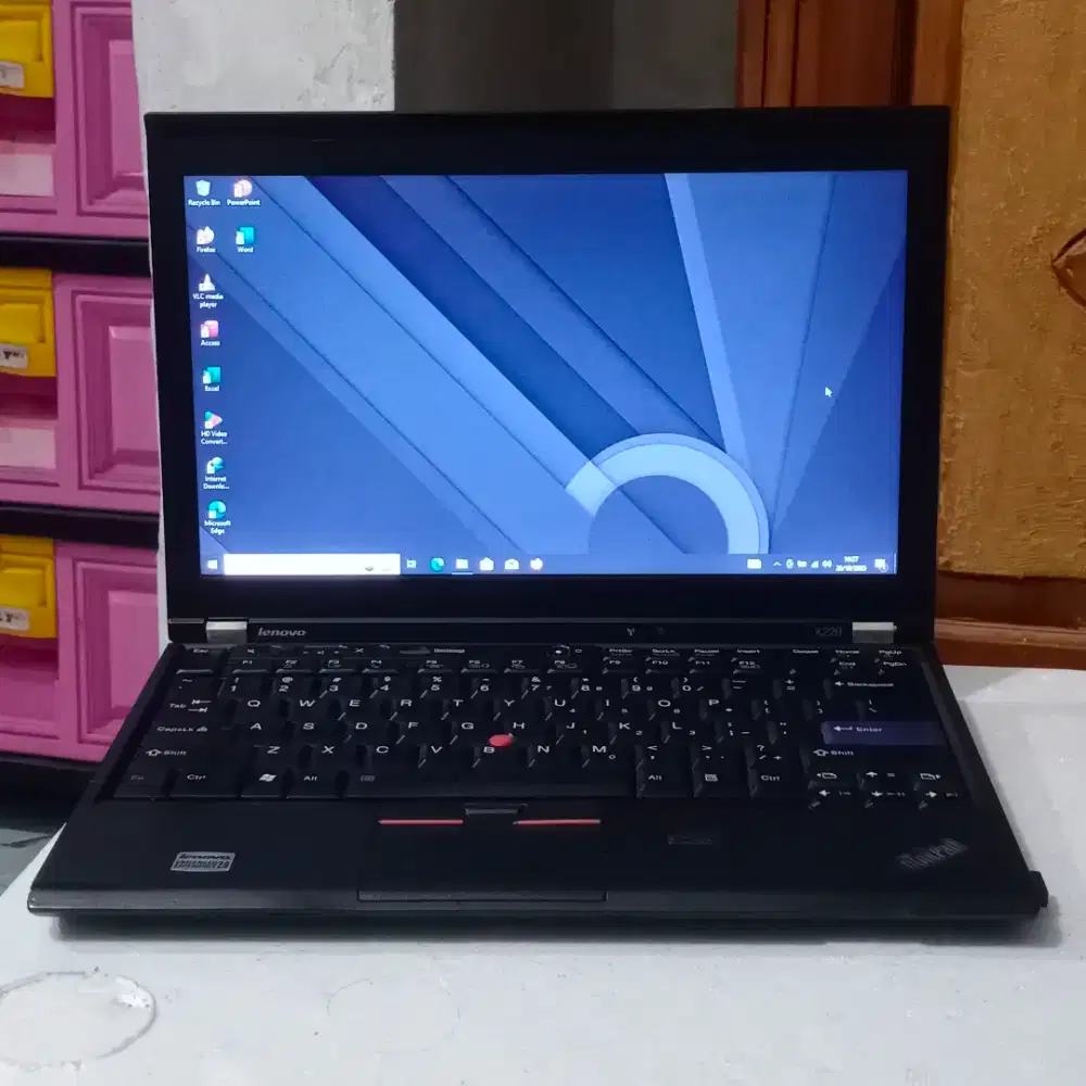 Lenovo core i5 ram 8gb ssd 128gb hdd 320gb
