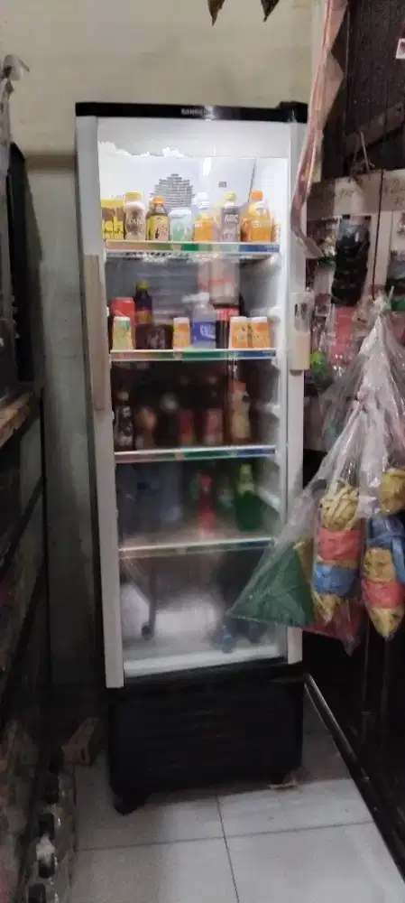Lemari Pendingin Minuman Merk Sanken