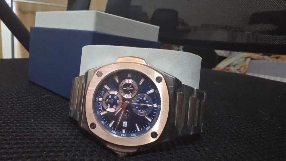 BNIB Jam Tangan Gc Coussin Shape Y99002G7MF (Masih Segel Plastik)