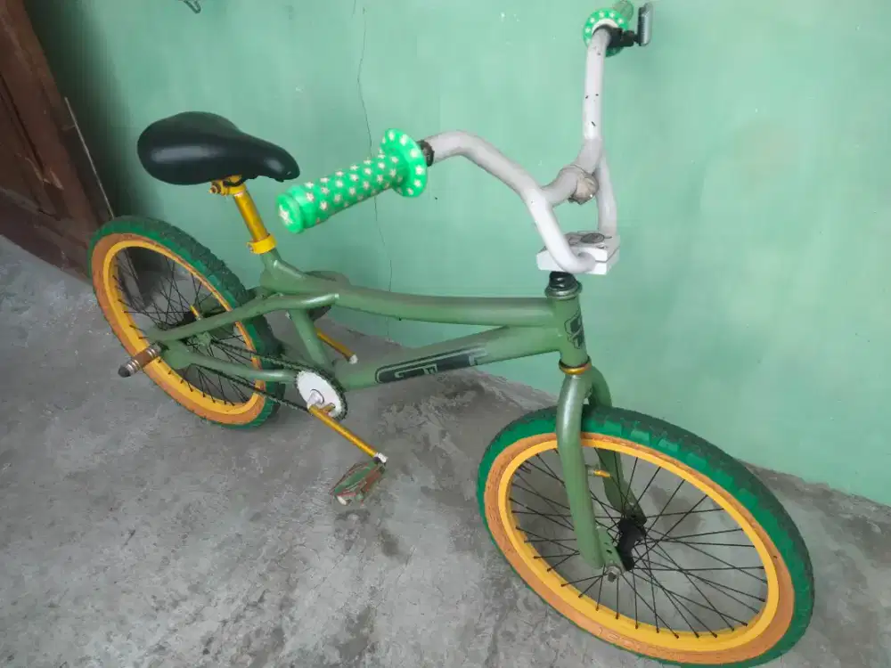 Sepeda BMX GT ukuran 20inch