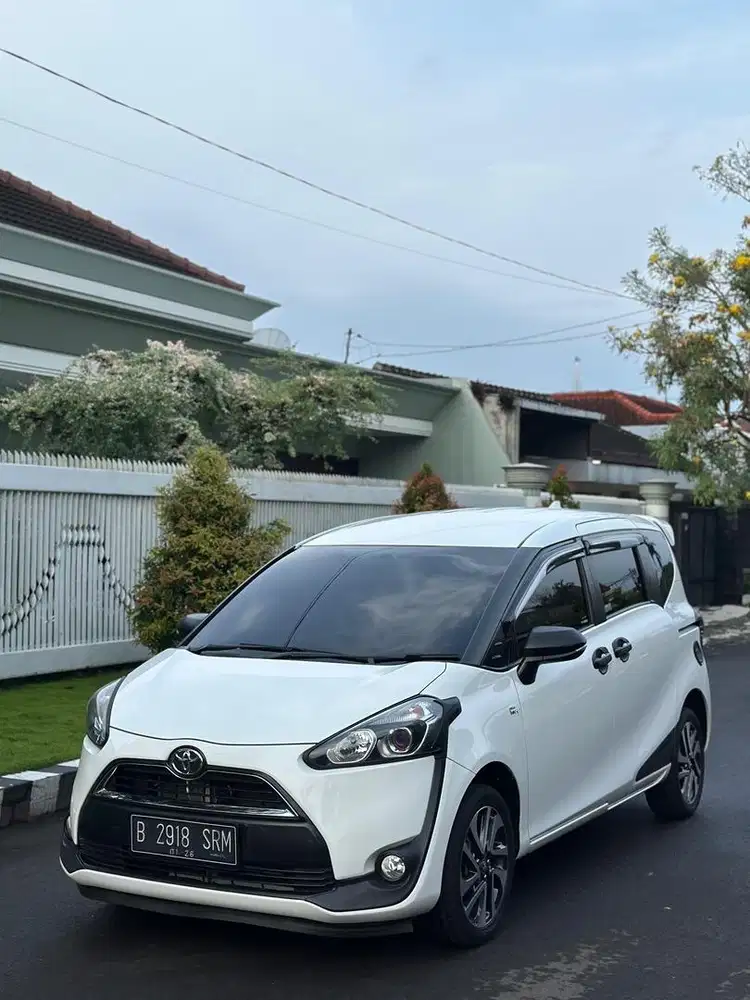Toyota Sienta V Automatic