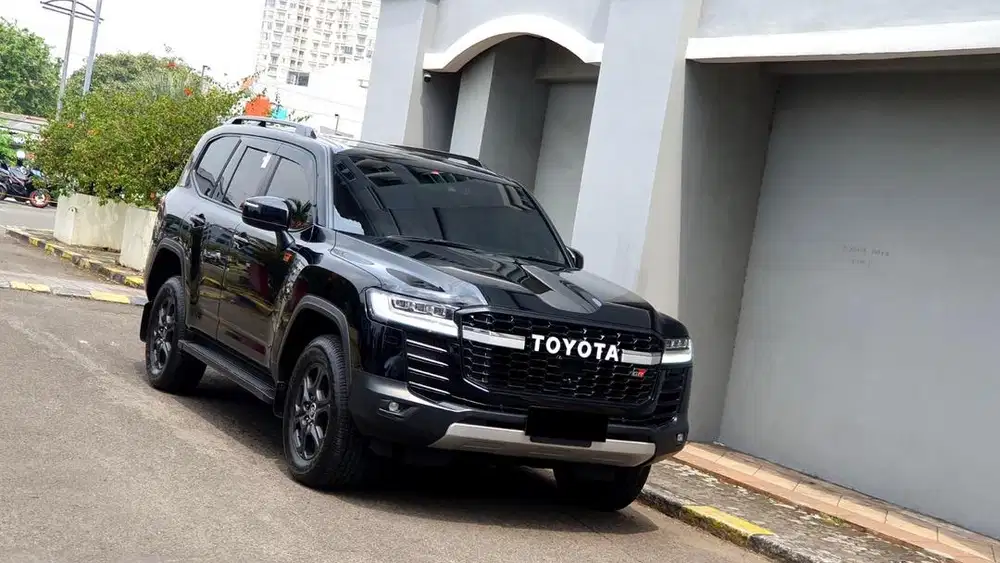 Toyota Land Cruiser LC 300 4x4 GR Sport 2024