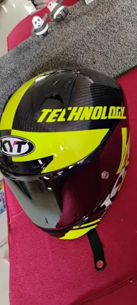 KYT NX Race Carbon