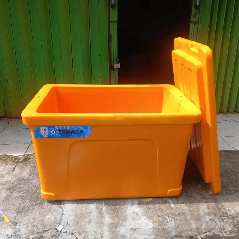 Cooler box merk tanaga kapasitas 120 liter