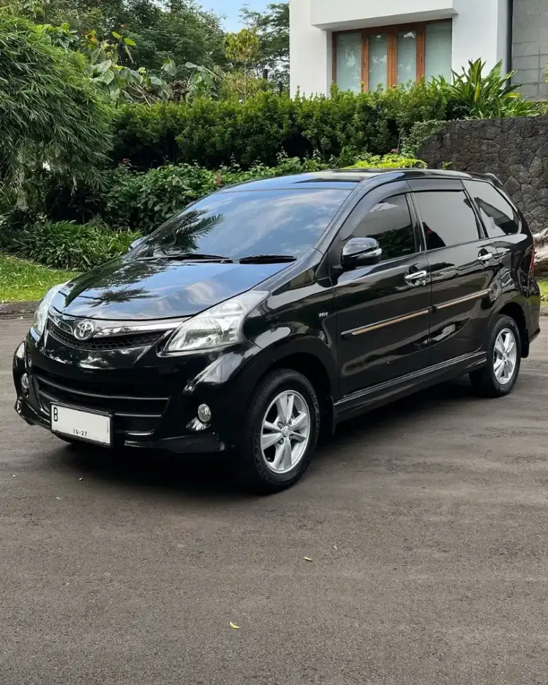 TOYOTA AVANZA VELOZ 1.5 2012