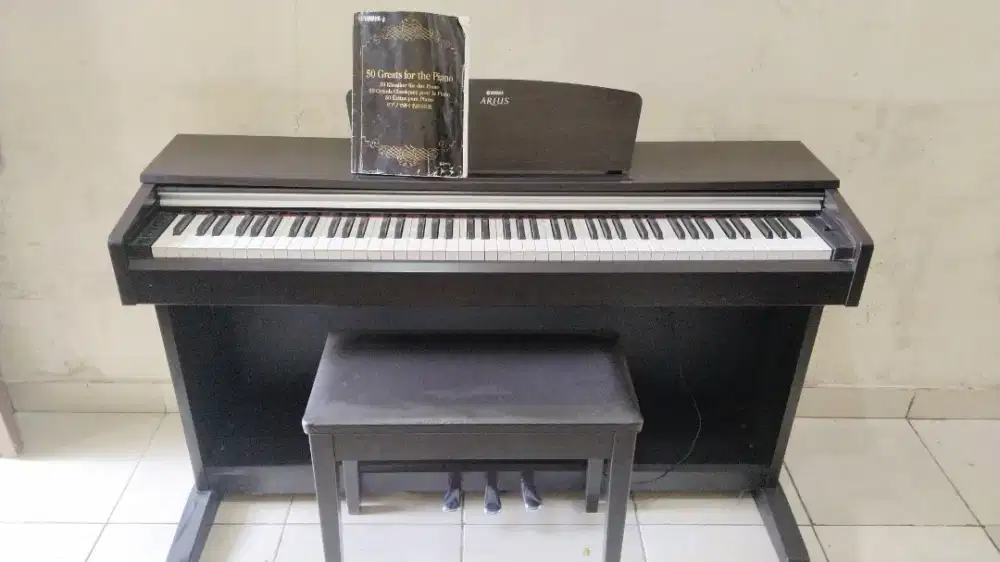Dijual piano w Arius ydp 141 warna rosewood kondisi bagus normal semua