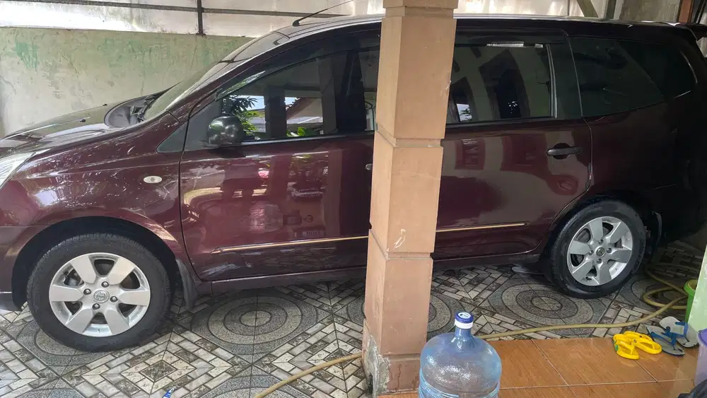 Nissan Grand livina 2012 Bensin