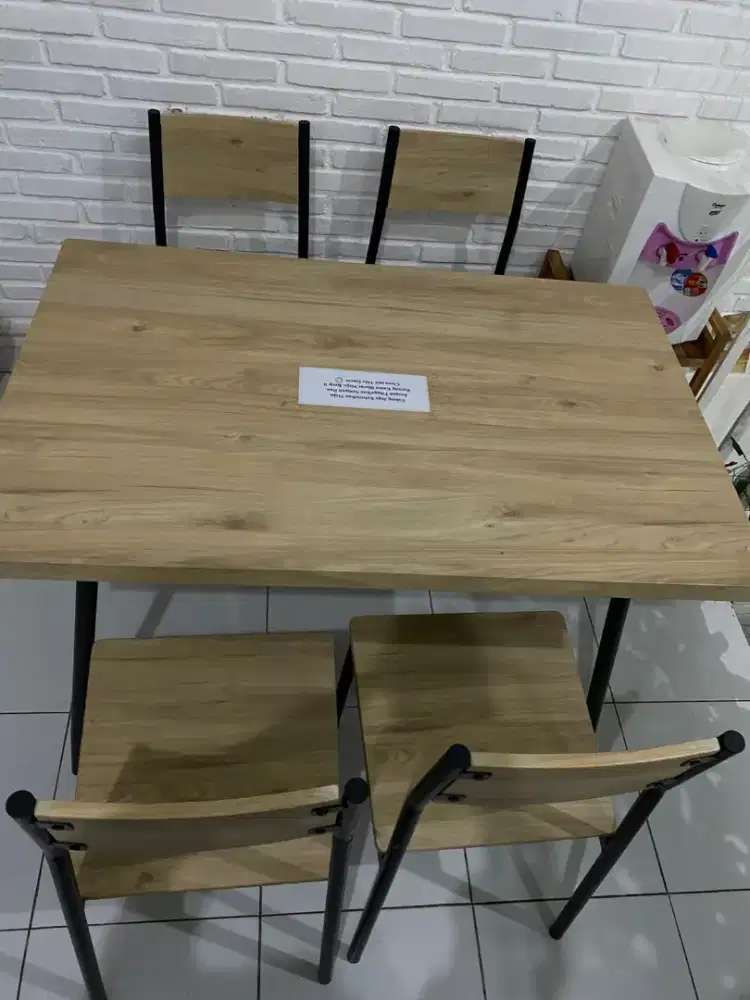 Meja makan merk informa, kayu