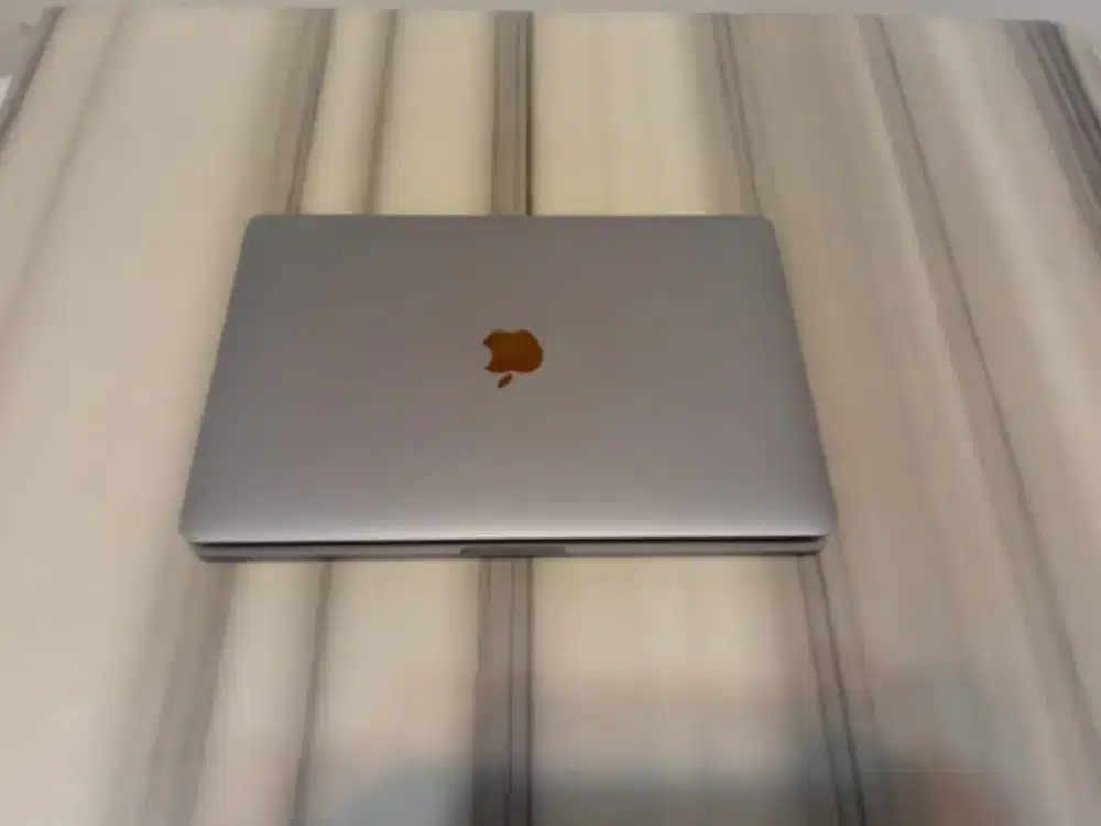 Macbook Pro M1 Seperti Baru