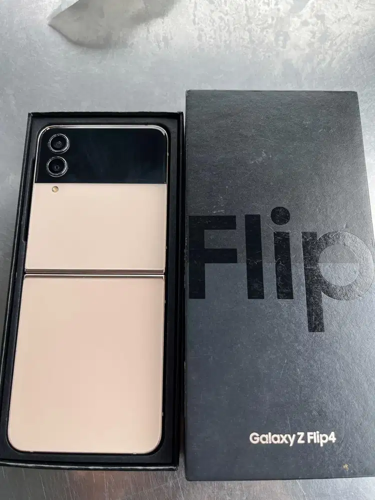 Samsung Z flip 4 8 128