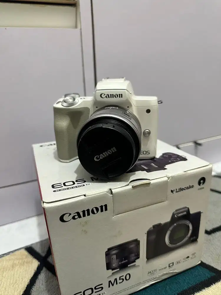 Canon M50 Lensa Kit mulus