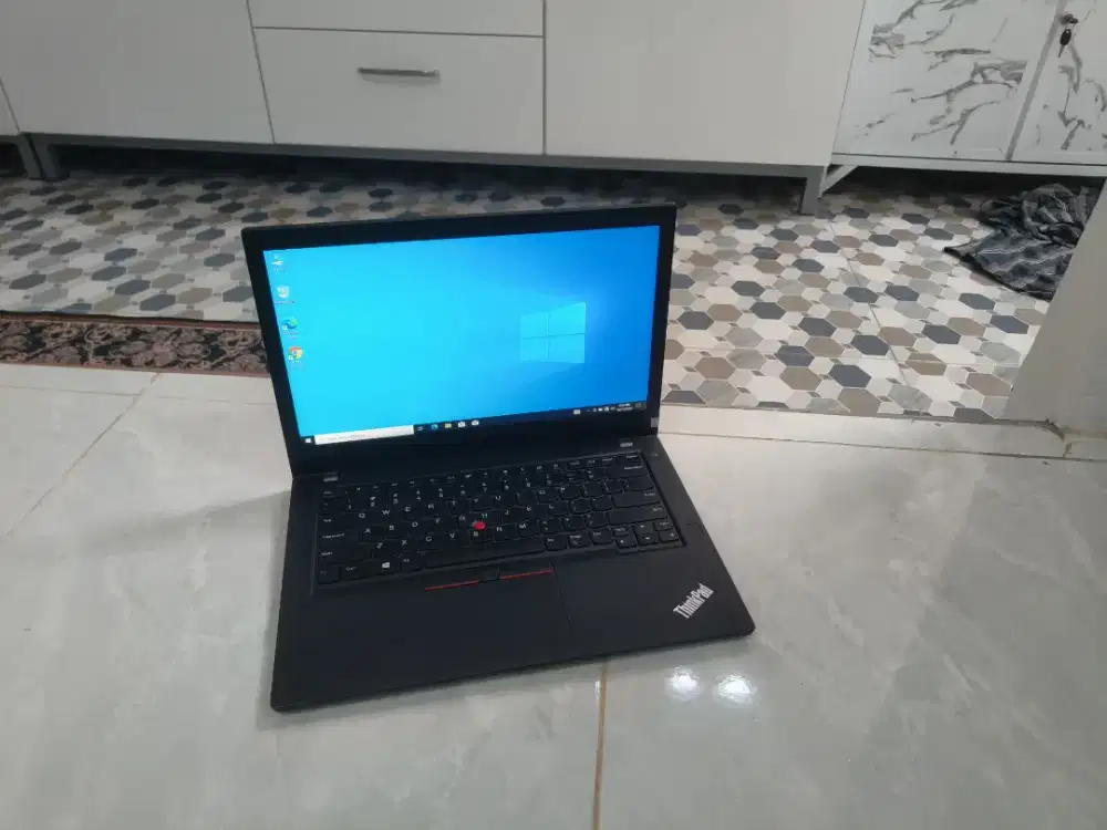 Lenovo thinkpad AMD A12 PRO 9800B ram 8gb ssd 256gb laptop siap pakai