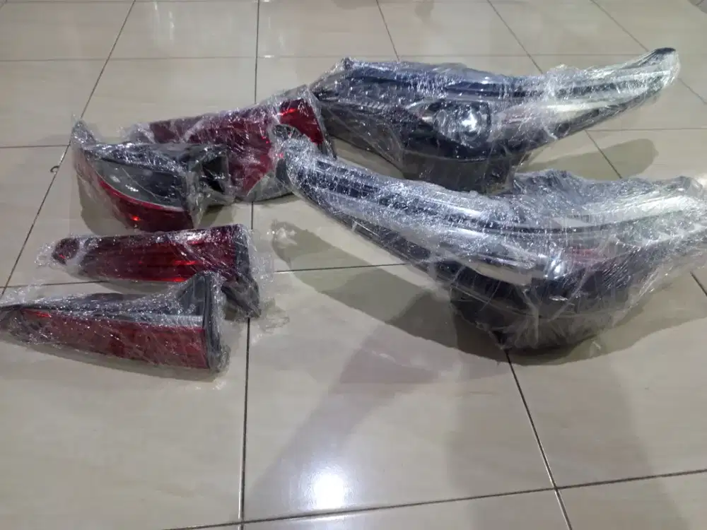 Headlamp dan stop lamp full set fortuner vrz 2018
