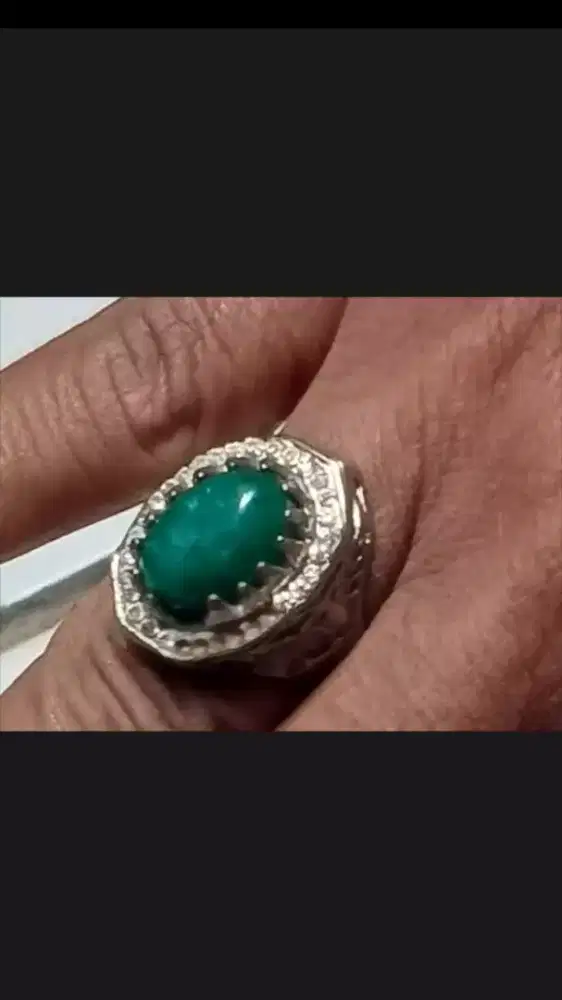Cincin Batu Giok Hijau