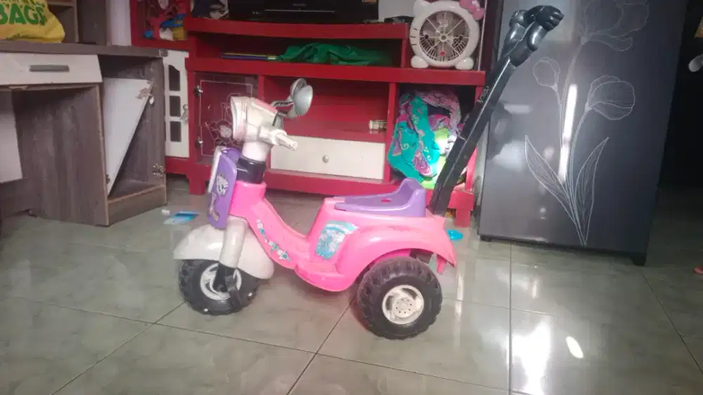 Stroler and speda anak