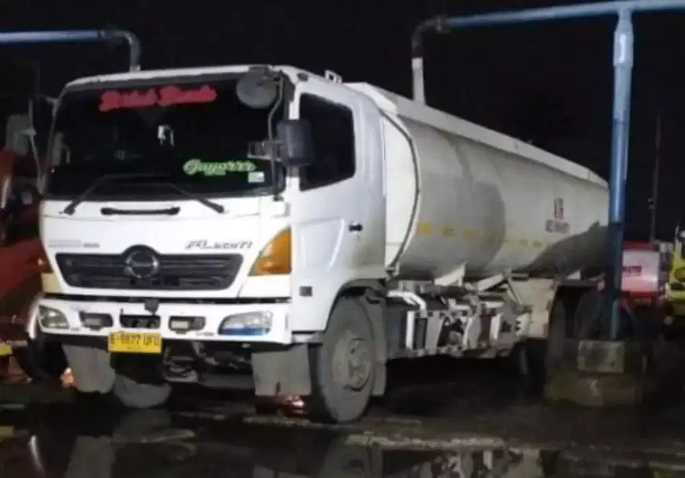Tangki 24KL Stainless Hino 6x2 FL260JW 2013 bagus siap kerja