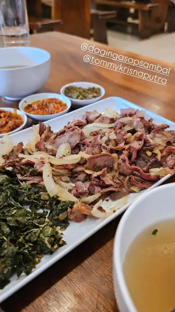 DICARI STAF RESTORAN / WAITER / TUKANG MASAK / COOK