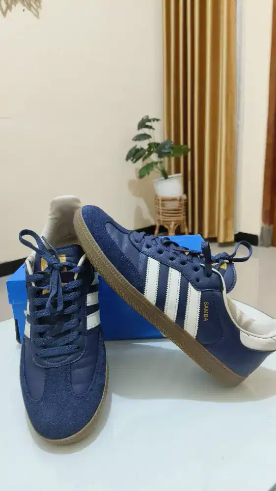 Sepatu Adidas Samba uk 42