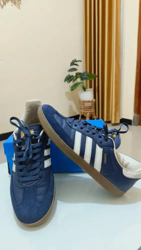 Sepatu Adidas Samba uk 42
