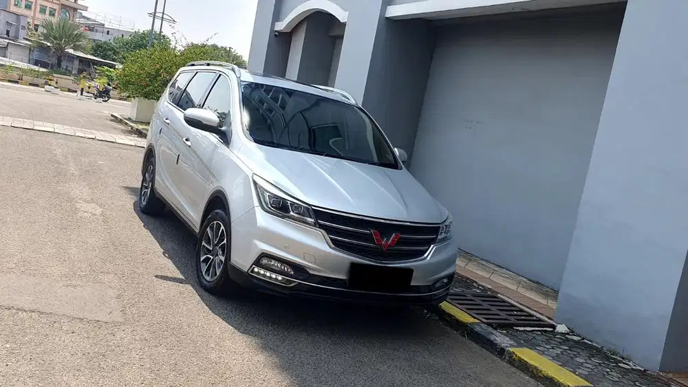 Wuling Cortez 1.8L Lux+ AMT R18 2018