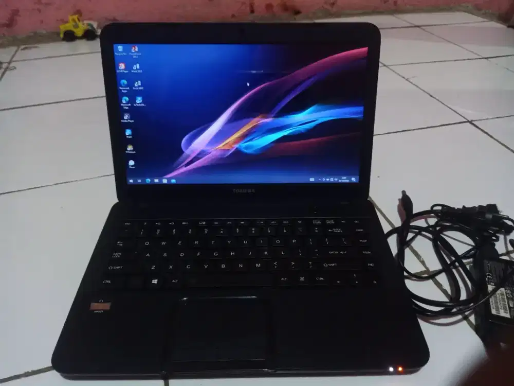 laptop toshiba c800d 4/500gb