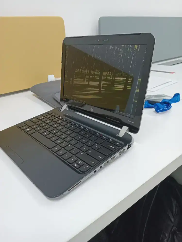 Laptop HP Dm1 - AMD, Ram 4/300gb