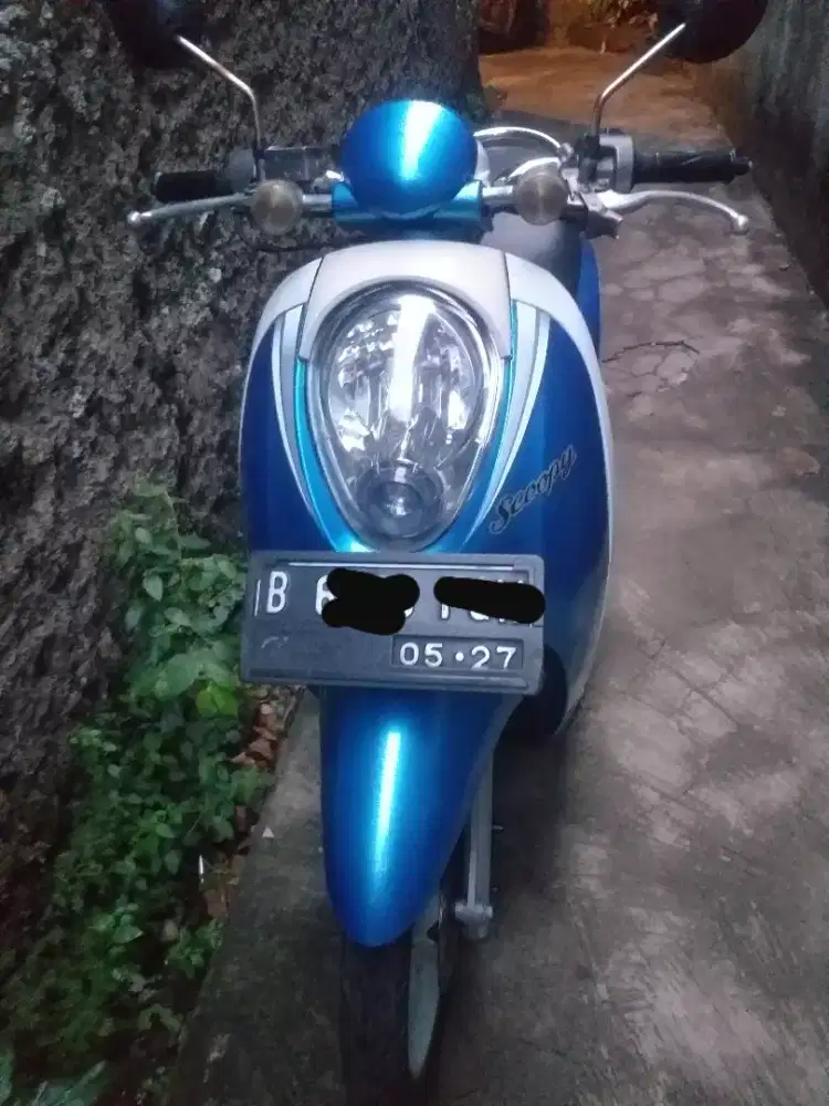 Scoopy 2011 biru