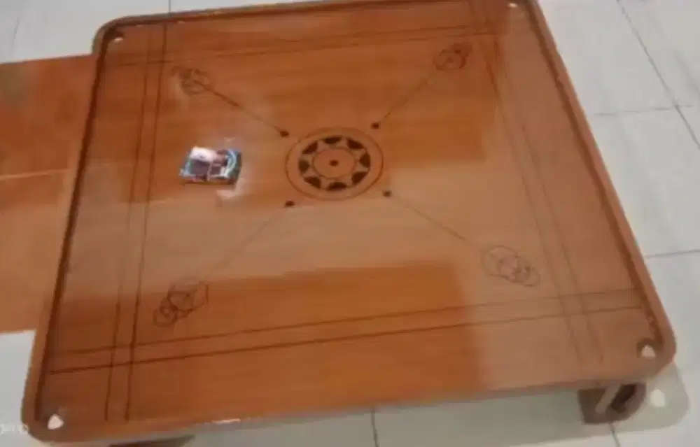 Karambol mainan