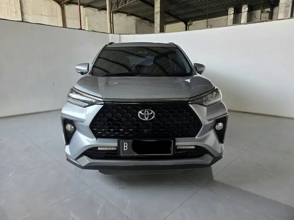 Toyota Avanza Veloz Q TSS AT ( Matic ) 2022 Silver Km 44rban Mulus