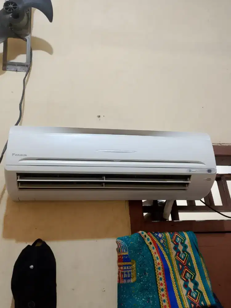 Jual/TT DAIKIN ½PK