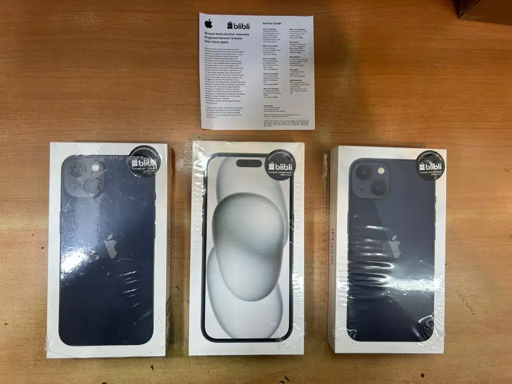 IPHONE 13 DAN IPHONE 15 128 GB BLACK GARANSI RESMI INDONESIA NEW SEGEL