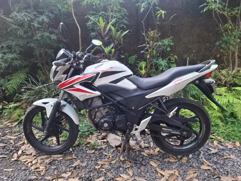Honda cb150r tahun 2014