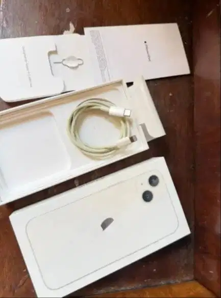 I Phone 13 -128 NEW