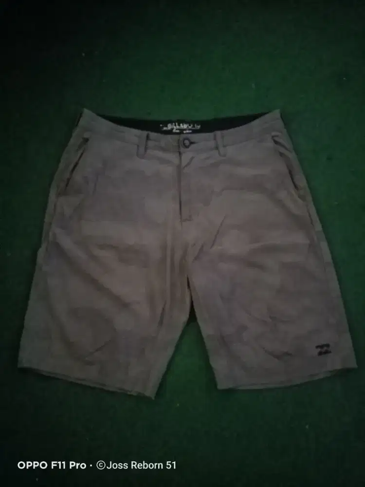 Celana Pendek Billabong