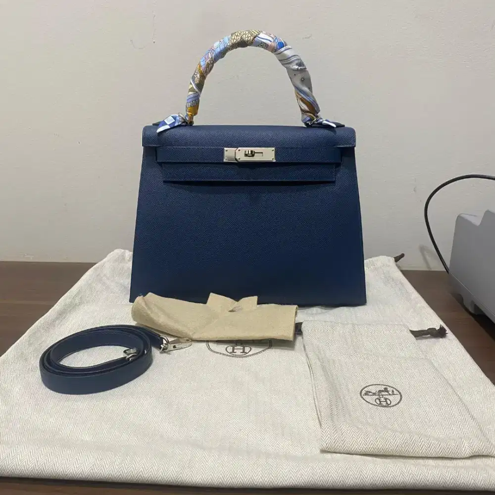 Hermès Kelly 25 bag in blue sapphire epsom leather