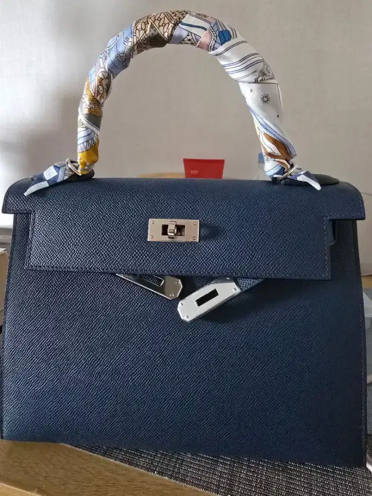 Hermès Kelly 28 bag in blue sapphire epsom leather