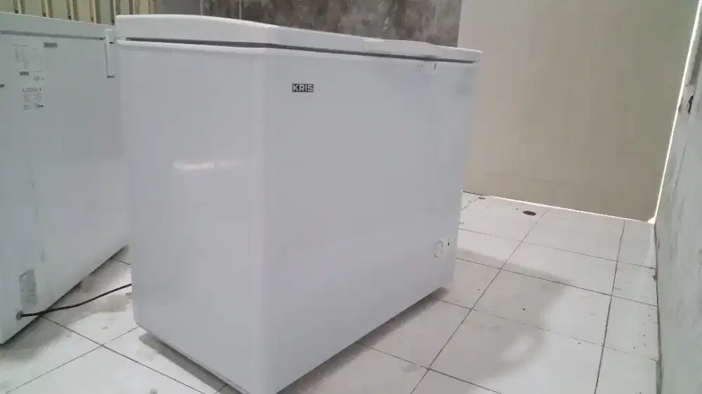 Jual freezer bekas merk kris
