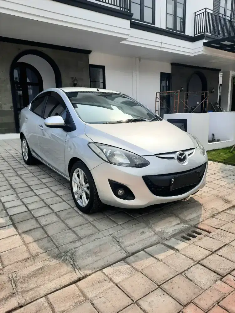 Mazda2 2011 Matic tipe R (tertinggi) 1.500cc nyaman terawat siap pakai