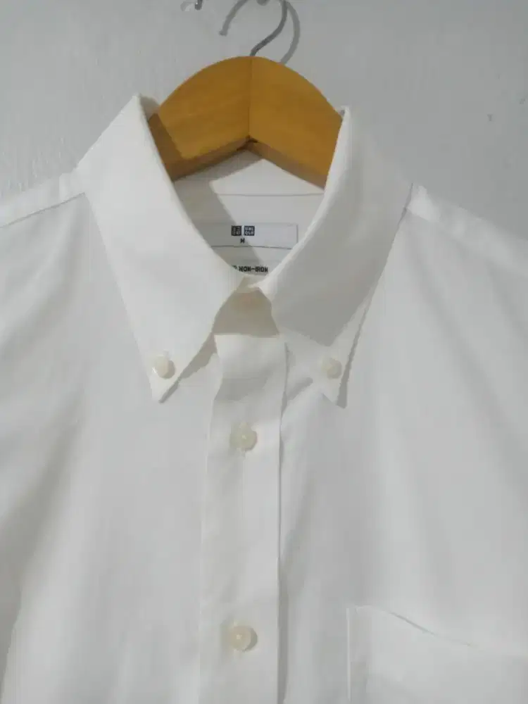 Kemeja Putih Uniqlo Size M