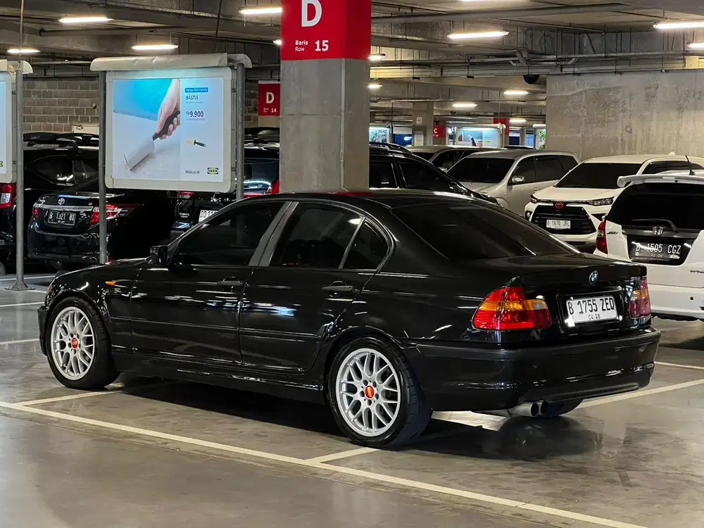 BMW 318i 2003 Bensin