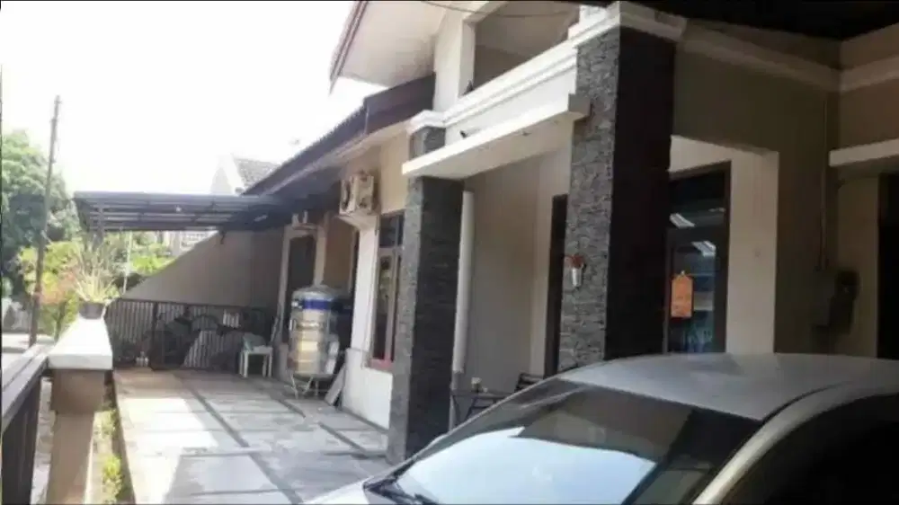 Dijual cepat Rumah 2 lantai plus perabot di Bukit Sari Dekat Undip