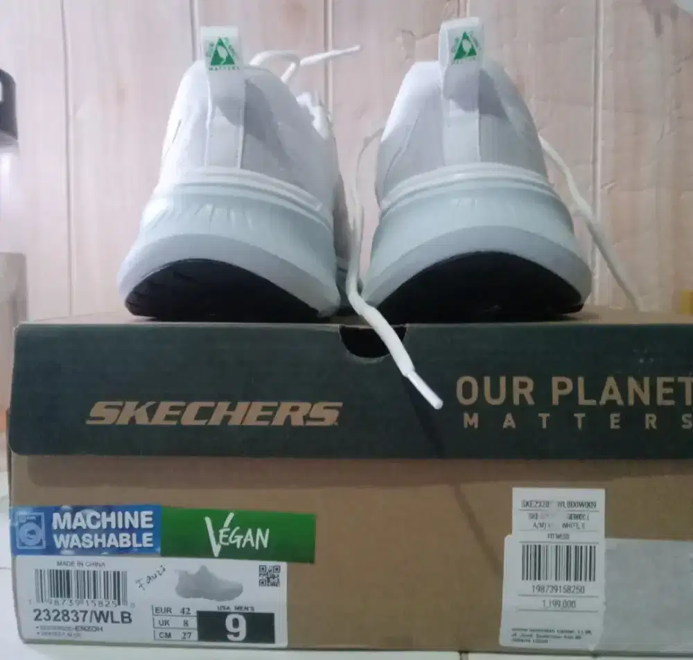 Sepatu Running Pria