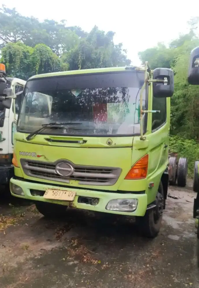 2006 Hino Lohan Engkel Casisan FG 210 JL