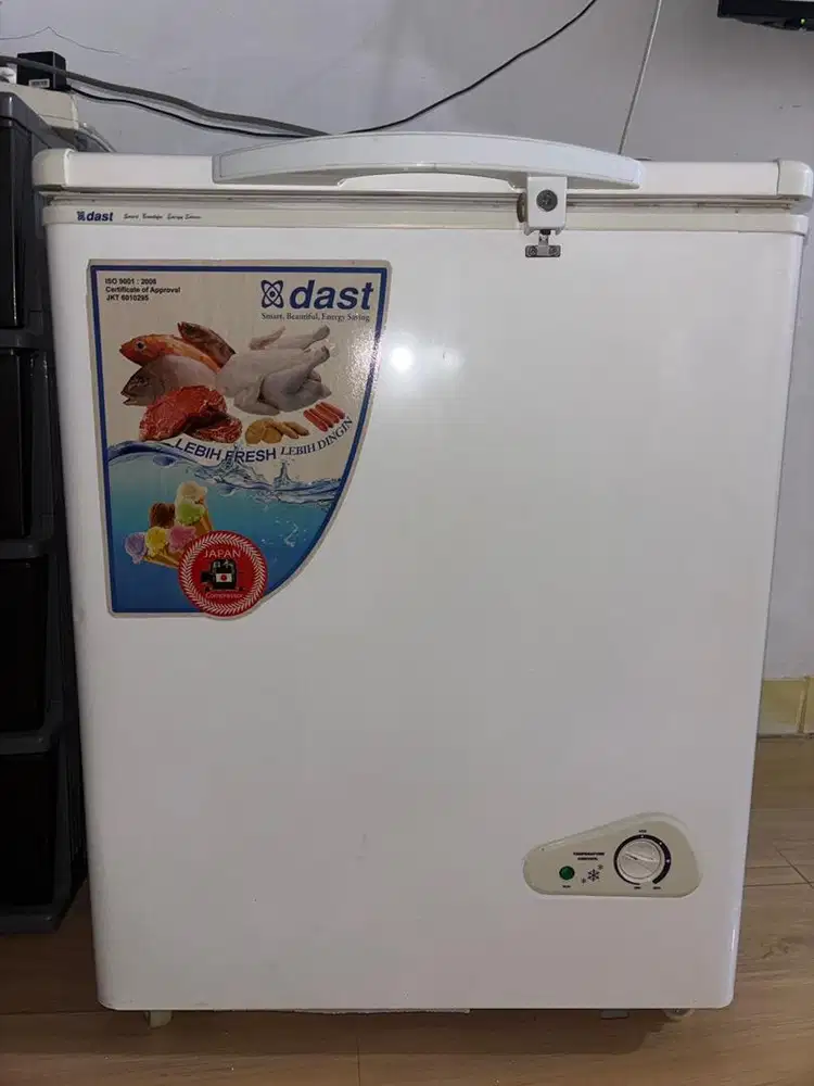 Dash Chest Freezer 120 lt & Kulkas Toshiba Glacio 1 pintu