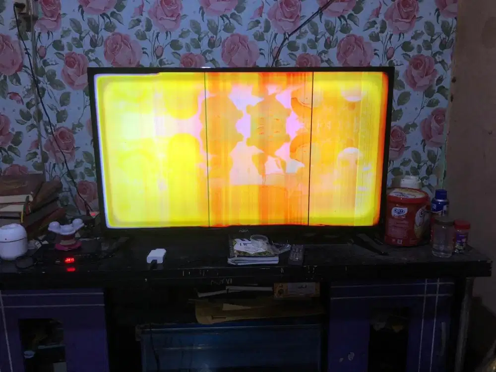 Tv aqua japan 40 inch LED