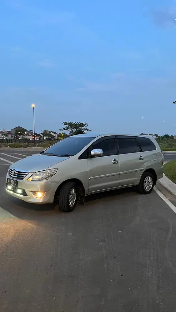 Toyota Kijang Innova 2013 Bensin