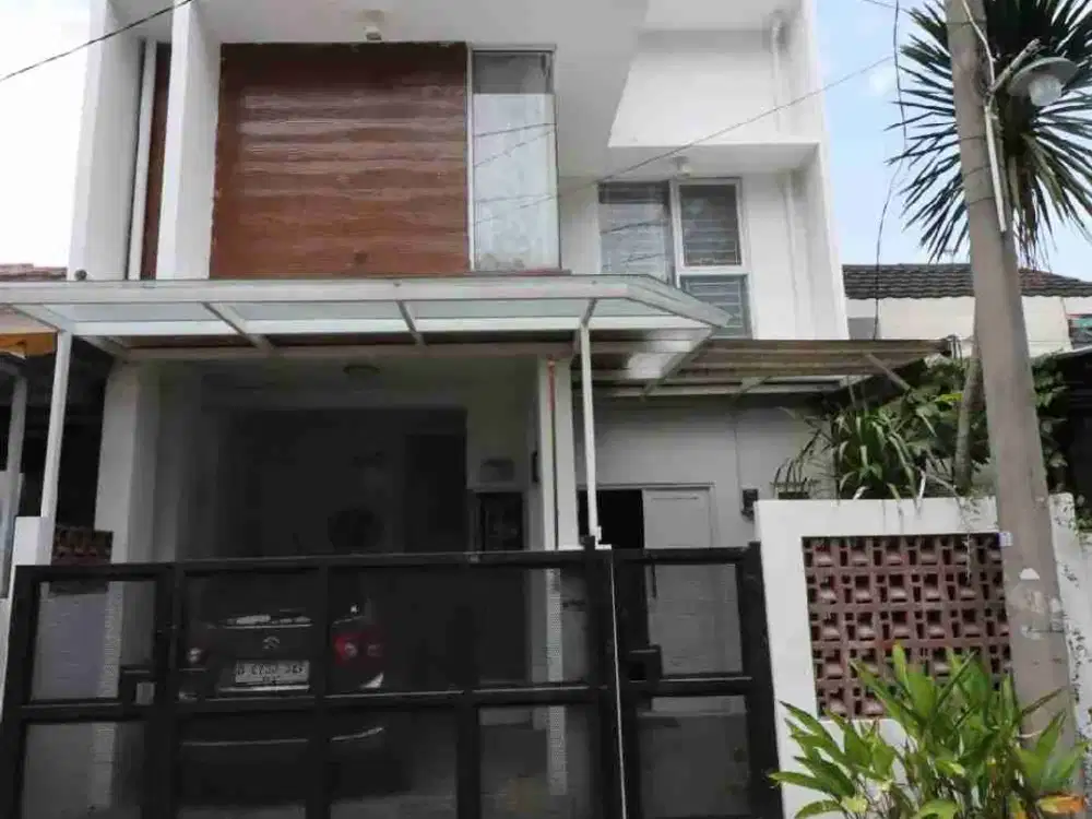 Di jual rumah 2 lantai Jombang ciputat